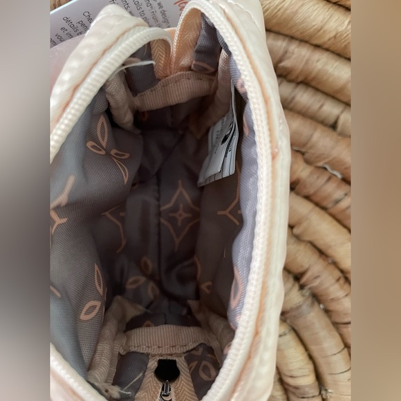 🌹⭐️ NWT Lug Choo Choo Mini Pill Box / Pouch in Metallic Rose Gold ⭐️🌹 - Picture 4 of 7